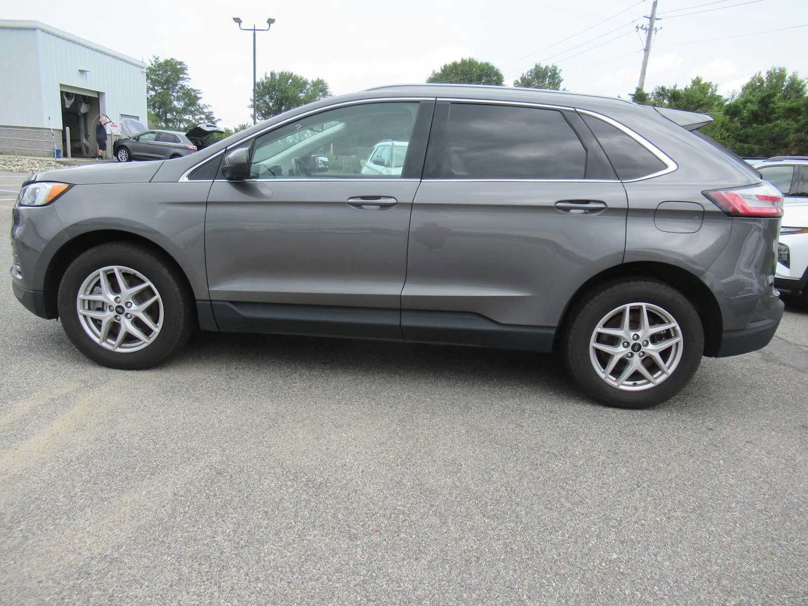 Used 2023 Ford Edge SEL AWD/4WD image 8