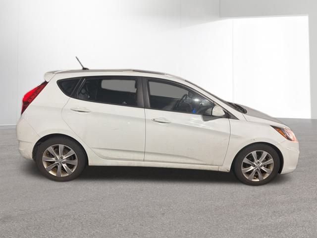 Used 2012 Hyundai Accent SE image 6