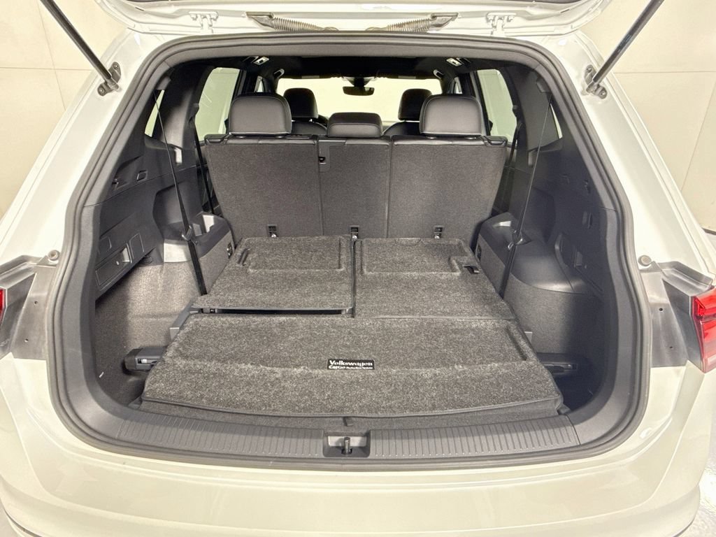 Used 2022 Volkswagen Tiguan SE R-Line FWD image 29
