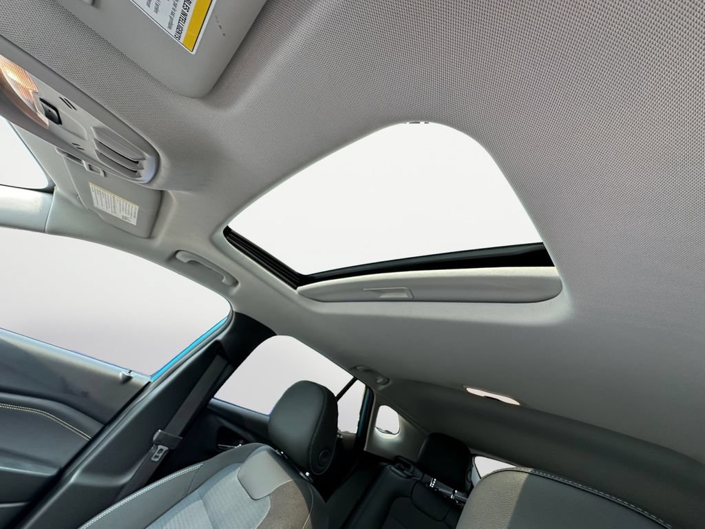 Used 2026 Chevrolet Trax LT w/ Sunroof Package FWD image 17