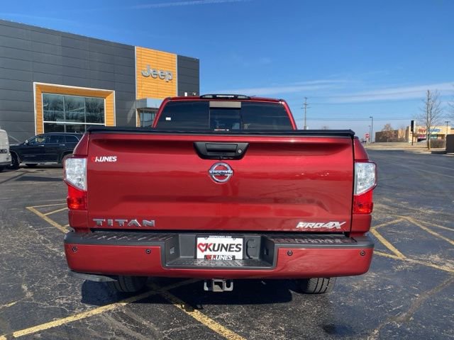 Used 2018 Nissan Titan PRO-4X image 10