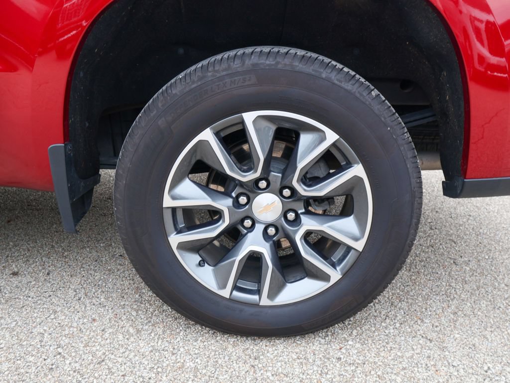Used 2024 Chevrolet Silverado 1500 LT AWD/4WD image 30