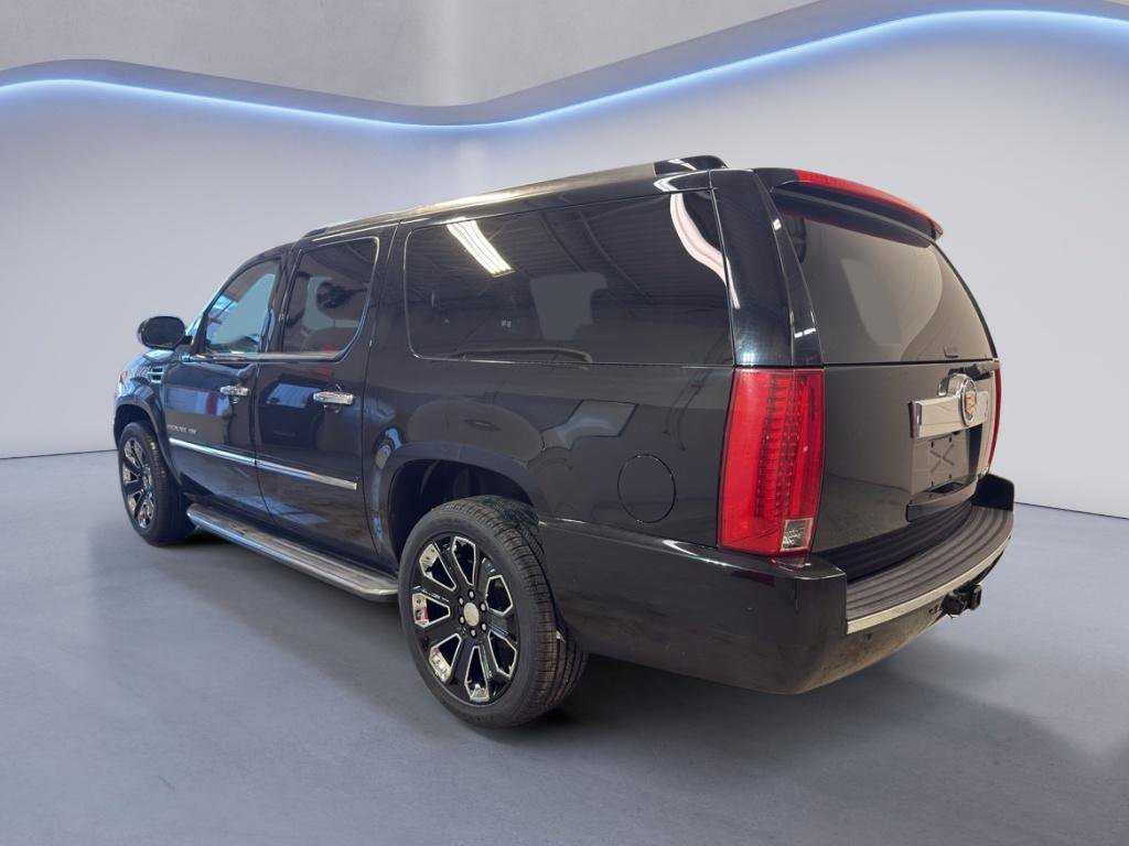 Used 2013 Cadillac Escalade ESV Luxury image 4