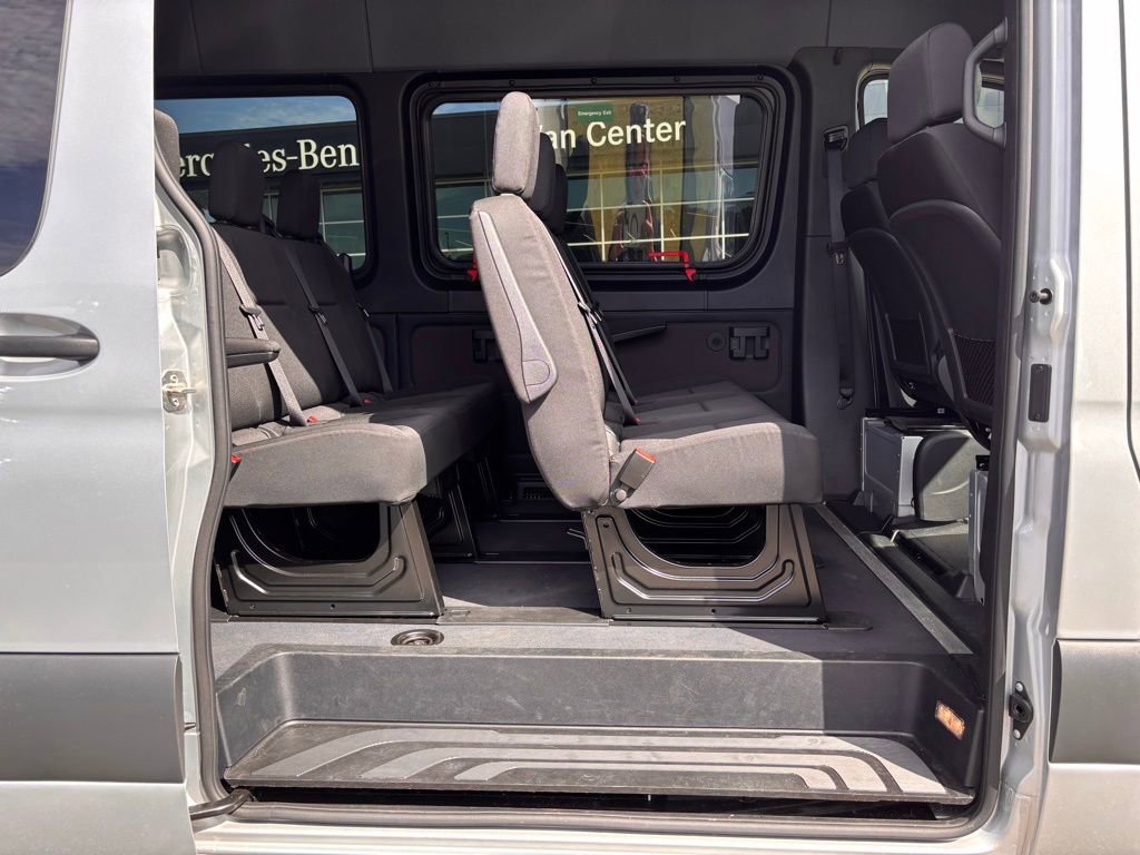 Used 2024 Mercedes-Benz Sprinter 2500 image 14
