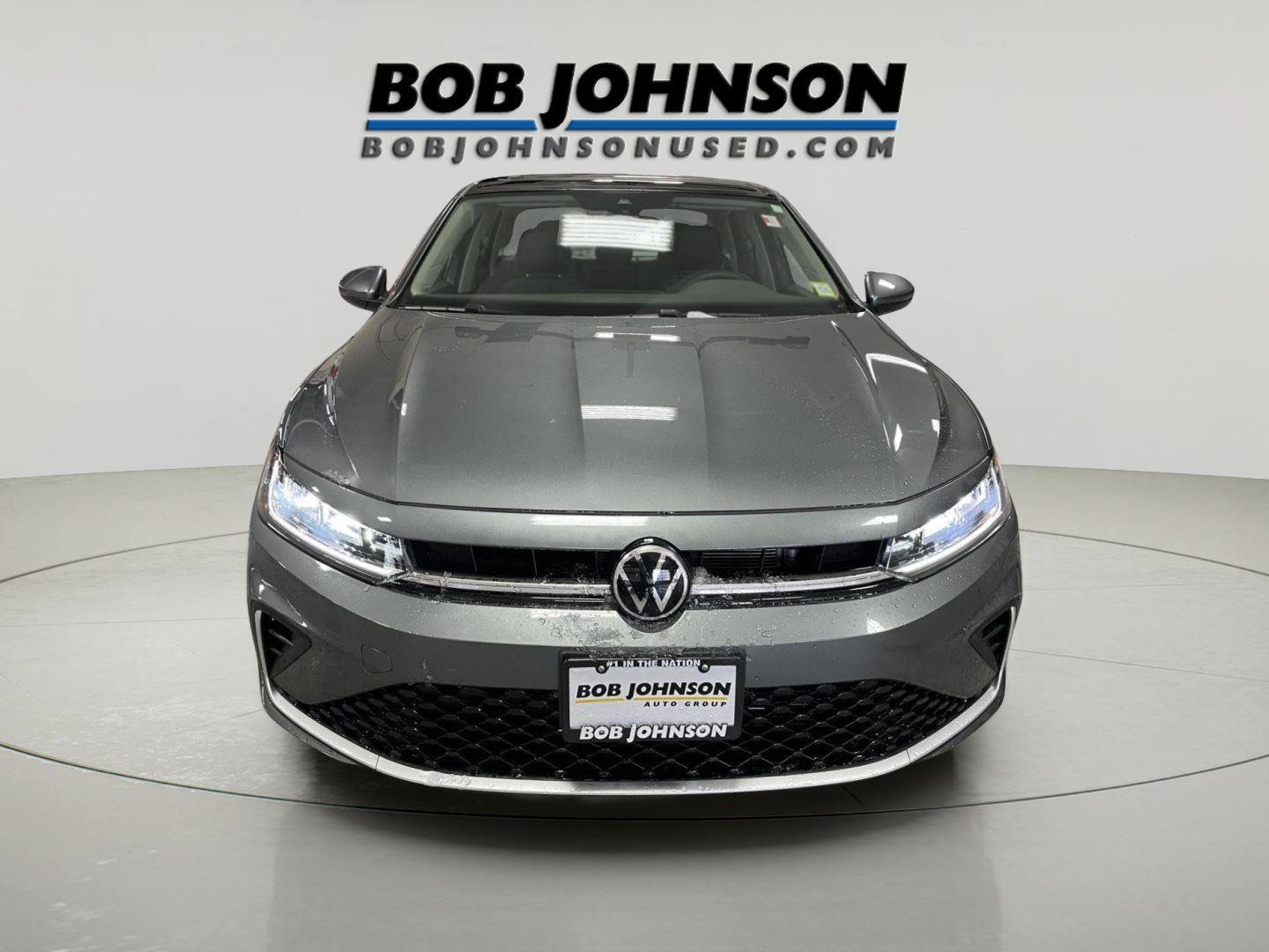 Used 2025 Volkswagen Jetta SE image 2