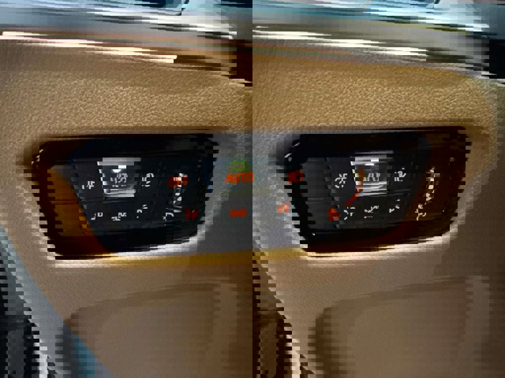 Used 2023 BMW 330i xDrive Sedan w/ Premium Package image 21