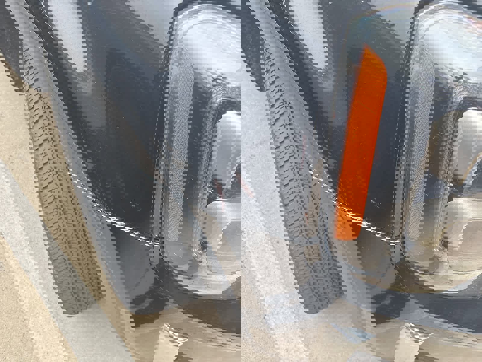 Used 2022 Kia Telluride SX w/ SX Prestige Package image 4