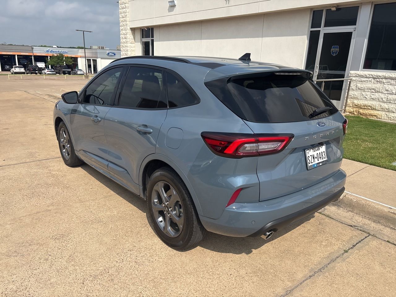 Used 2023 Ford Escape ST-Line w/ Tech Pack #1 FWD image 2