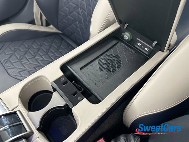 Used 2025 Aston Martin Vanquish image 29