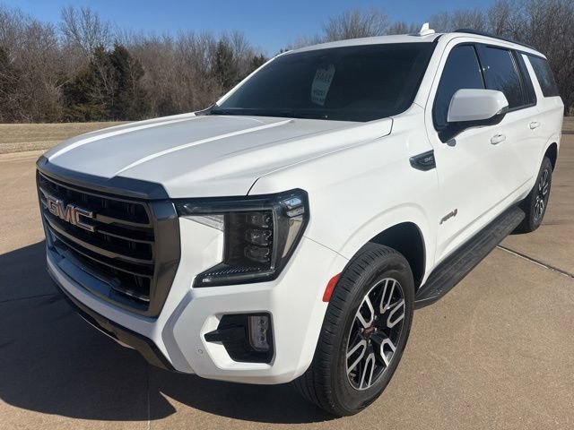 Used 2022 GMC Yukon XL AT4 image 1