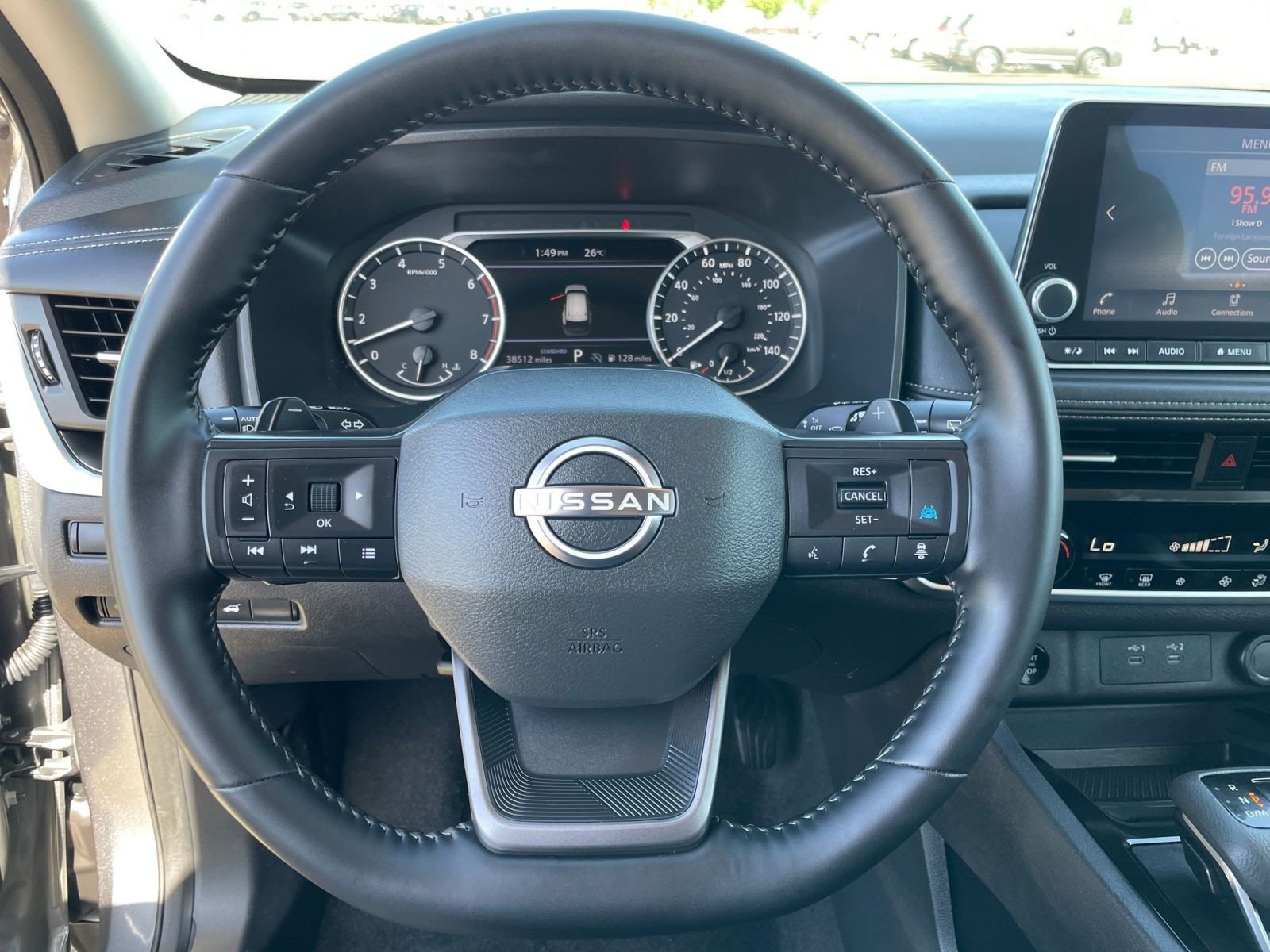 Used 2025 Nissan Rogue SV image 30