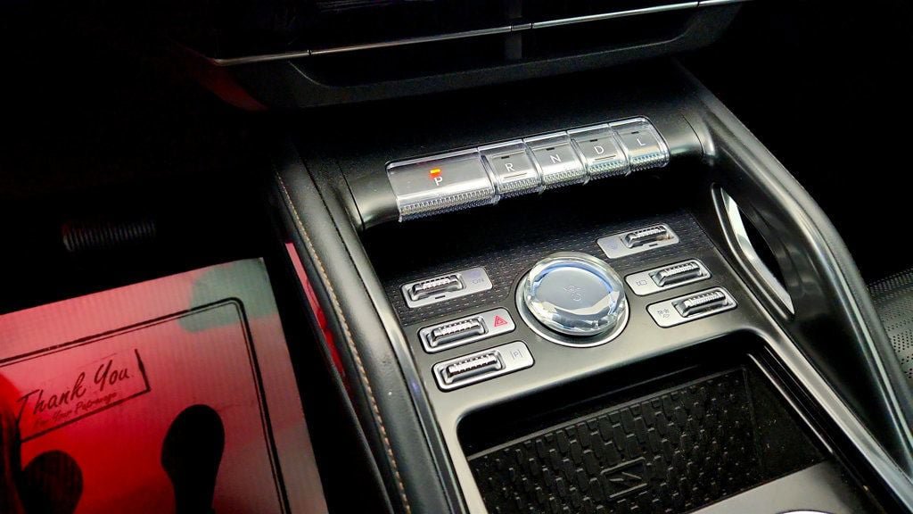 Used 2024 Lincoln Nautilus Reserve w/ Equipment Group 202A AWD/4WD image 19