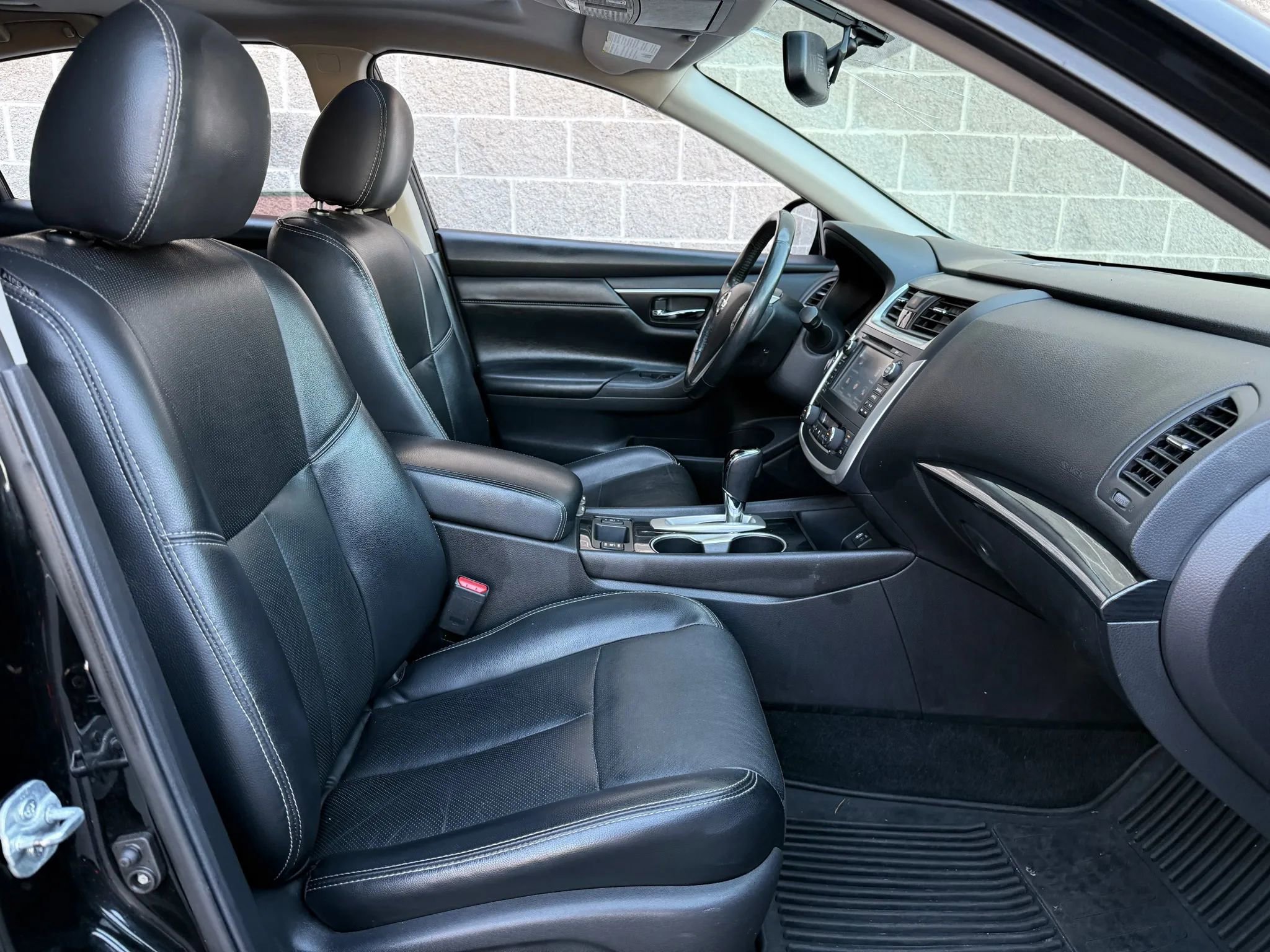 Used 2017 Nissan Altima 2.5 SL w/ 2.5 Technology Package FWD image 18