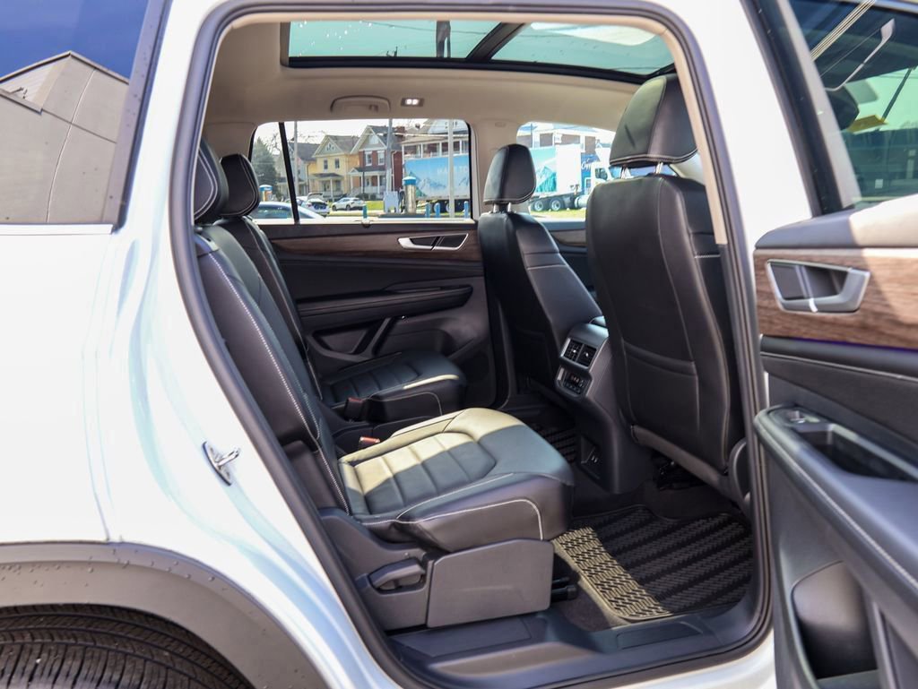Certified 2024 Volkswagen Atlas SEL image 31