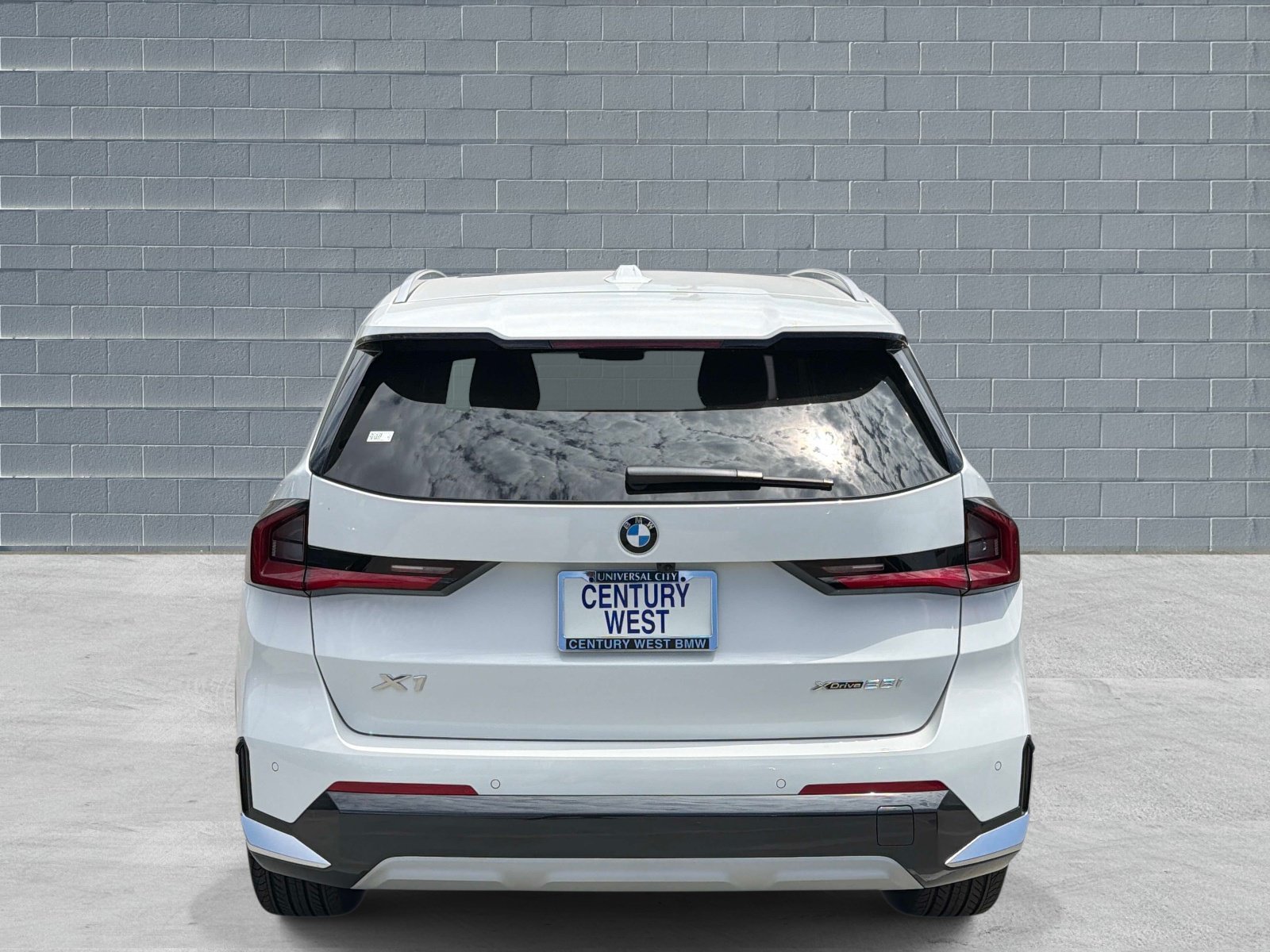 New 2026 BMW X1 xDrive28i w/ Convenience Package AWD/4WD image 4