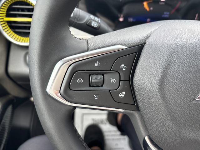 Used 2025 Chevrolet Trax ACTIV FWD image 11