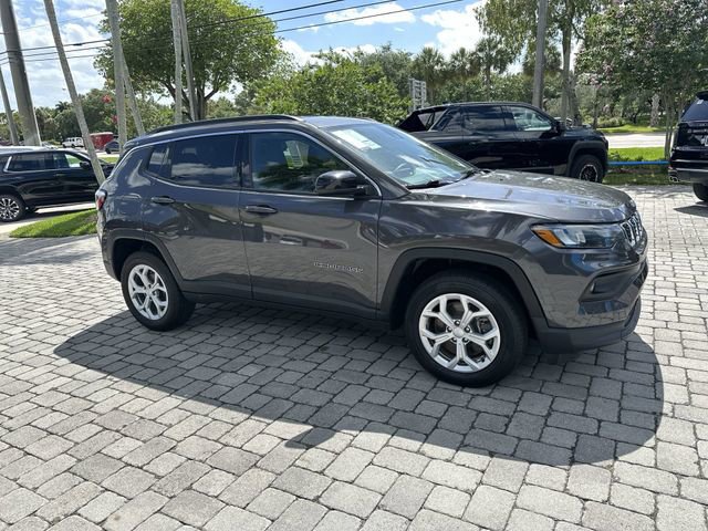 Used 2024 Jeep Compass Latitude AWD/4WD image 32