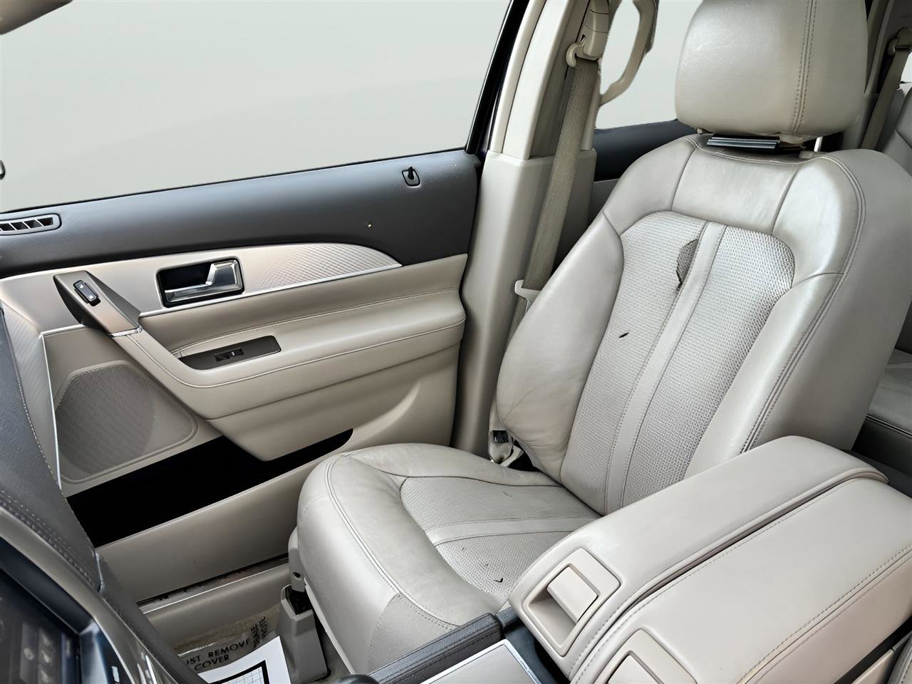 Used 2012 Lincoln MKX AWD image 17