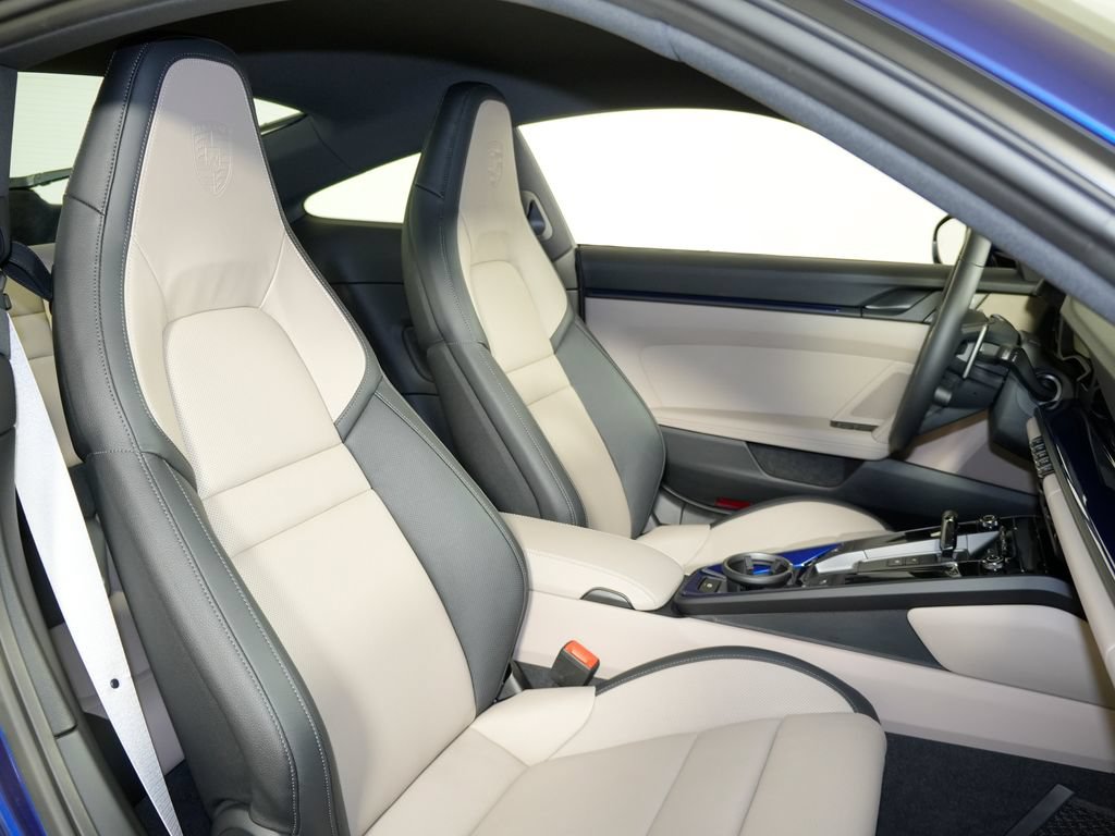 Certified 2025 Porsche 911 Carrera RWD image 40