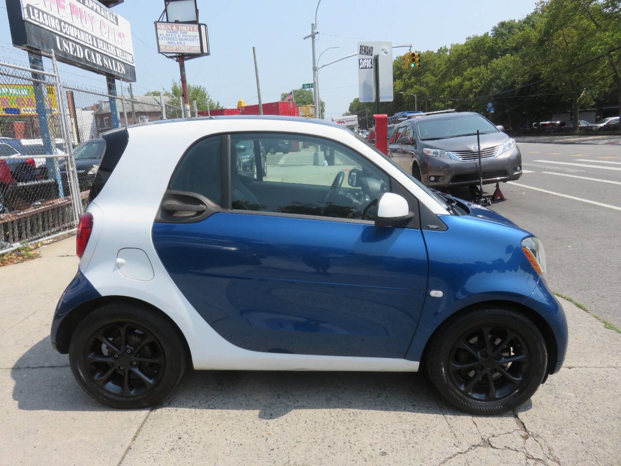 Used 2016 smart fortwo Prime image 8
