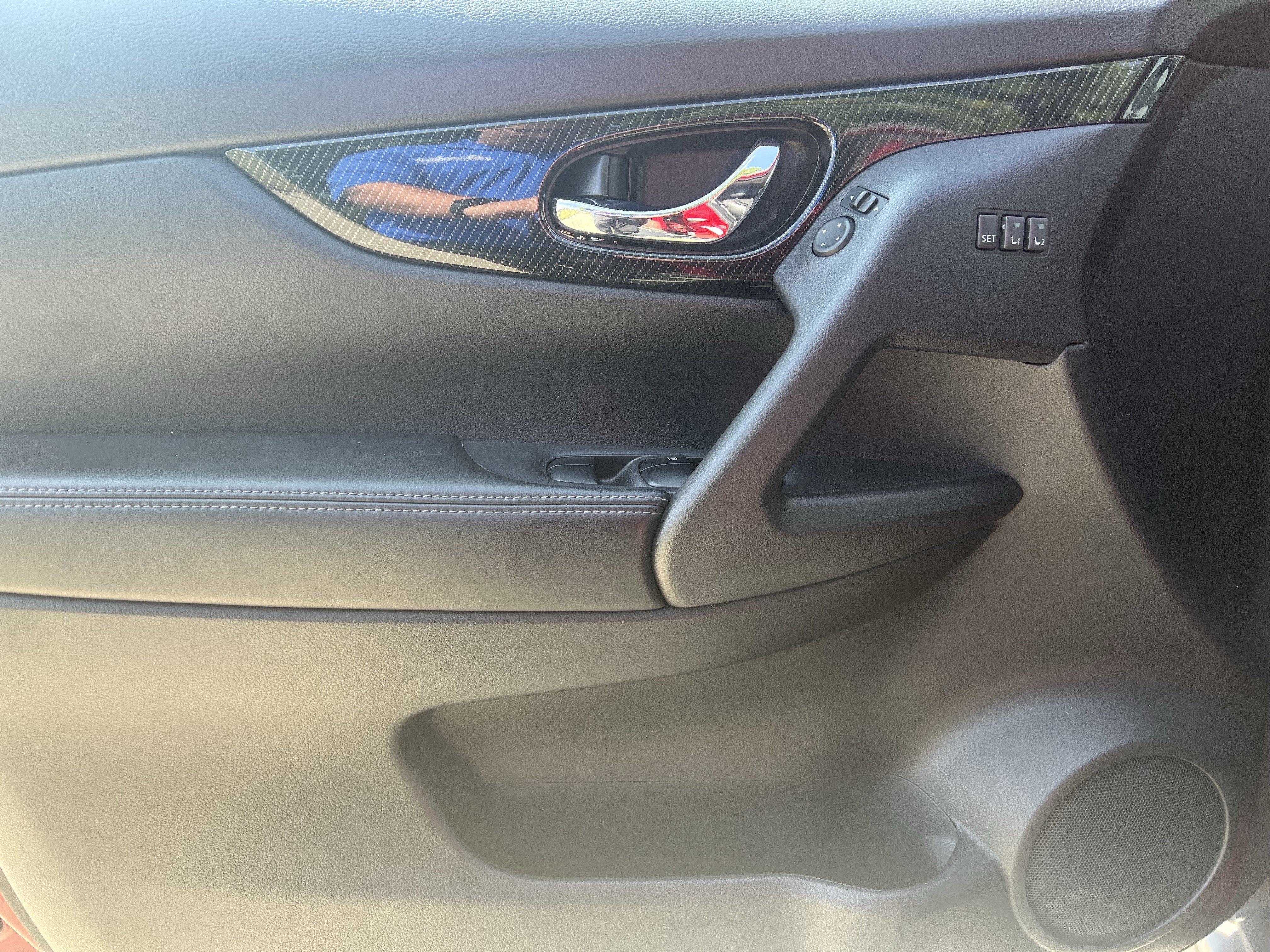 Used 2017 Nissan Rogue SL w/ SL Premium Package FWD image 14