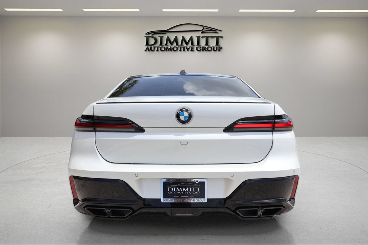Used 2025 BMW 760i xDrive w/ Executive Package AWD/4WD image 4
