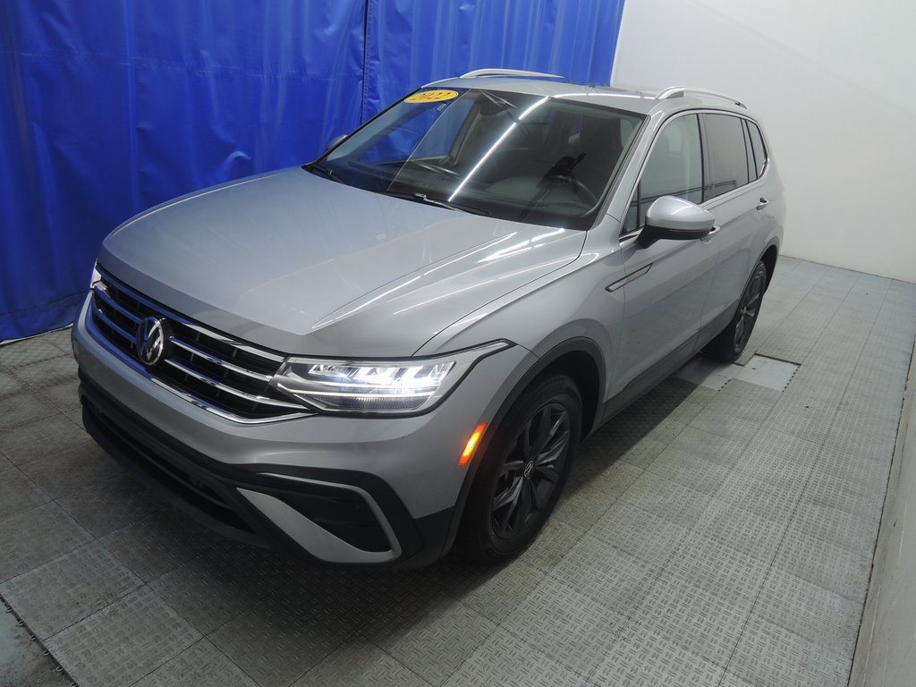 Used 2022 Volkswagen Tiguan SE image 3