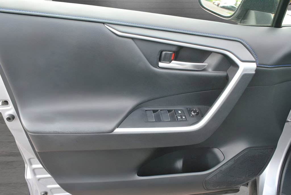 Used 2019 Toyota RAV4 XSE AWD/4WD image 23