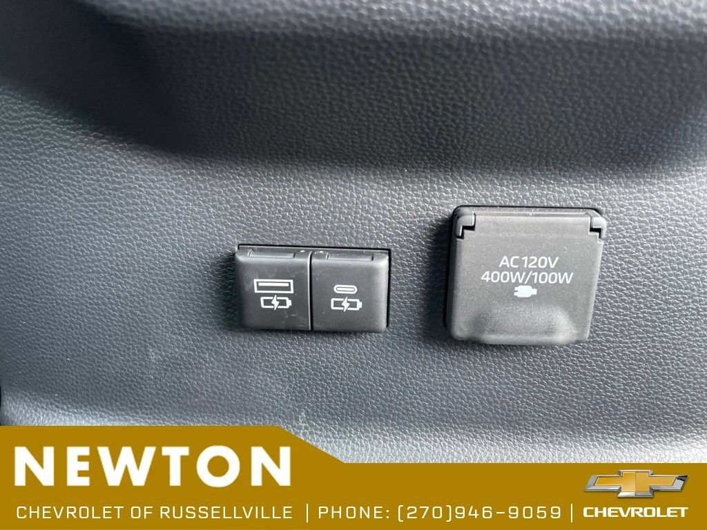 Used 2024 Toyota Tundra Limited w/ Power Package AWD/4WD image 33