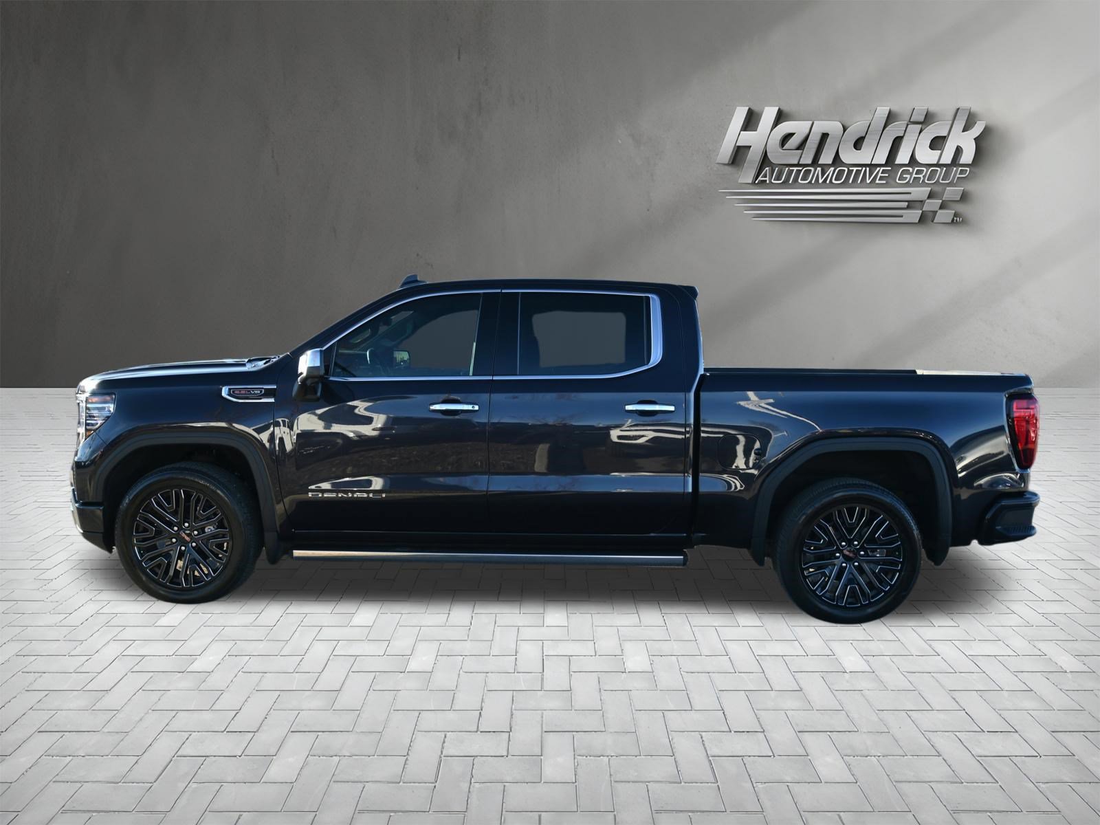 Used 2024 GMC Sierra 1500 Denali w/ Denali Reserve Package AWD/4WD image 7