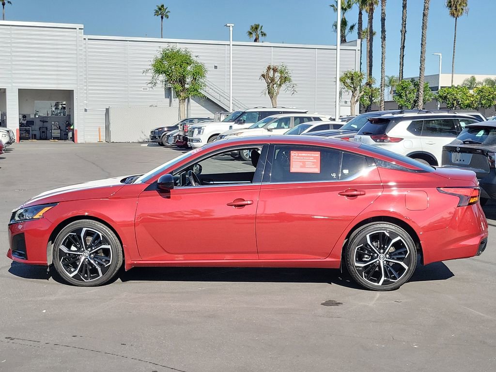 Certified 2024 Nissan Altima 2.5 SR w/ SR Premium Package image 2