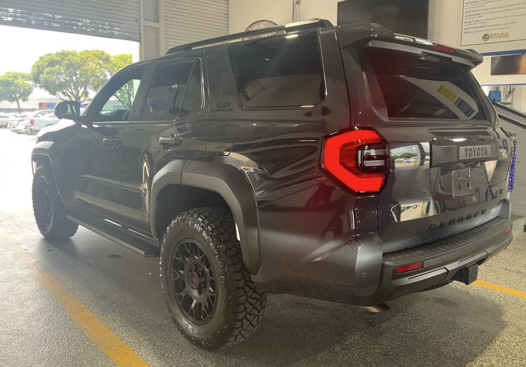 Used 2025 Toyota 4Runner TRD Off-Road Premium AWD/4WD image 6