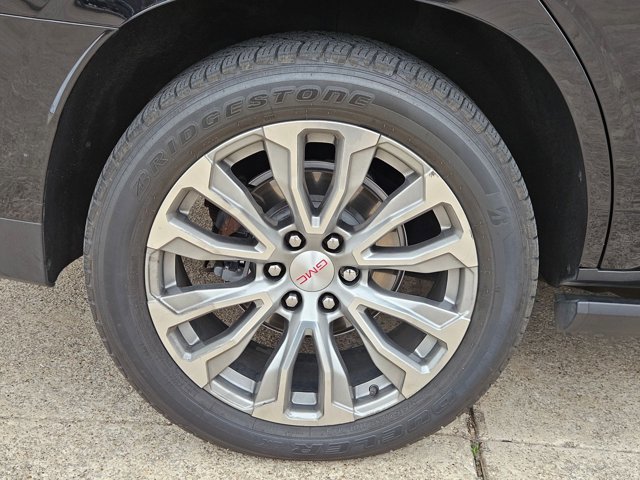 Used 2022 GMC Yukon Denali w/ Denali Ultimate Package image 27