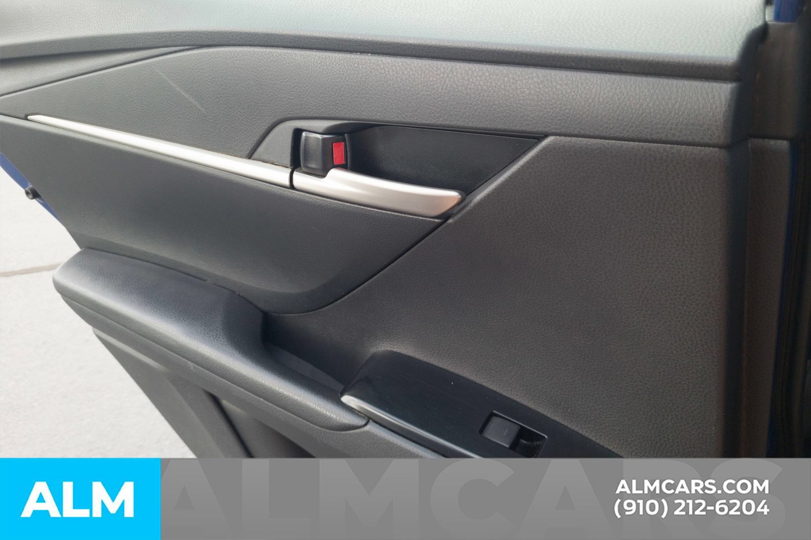 Used 2025 Toyota Camry SE FWD image 21