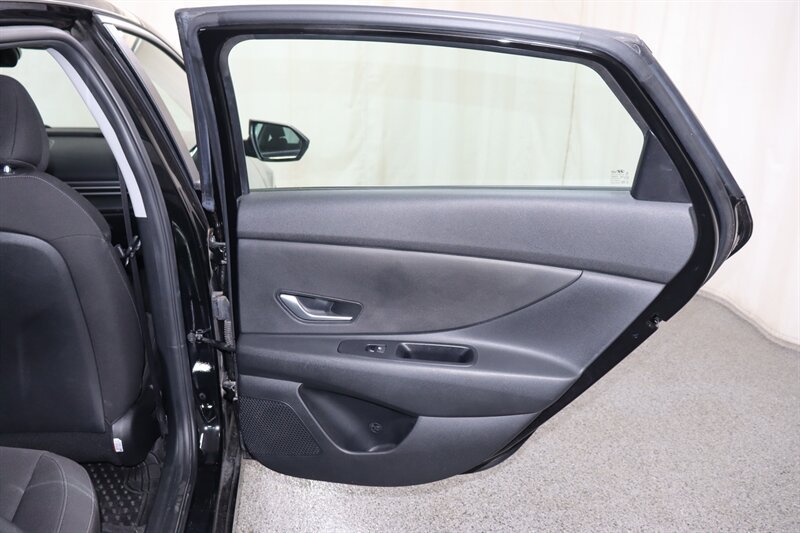 Used 2021 Hyundai Elantra SEL FWD image 28