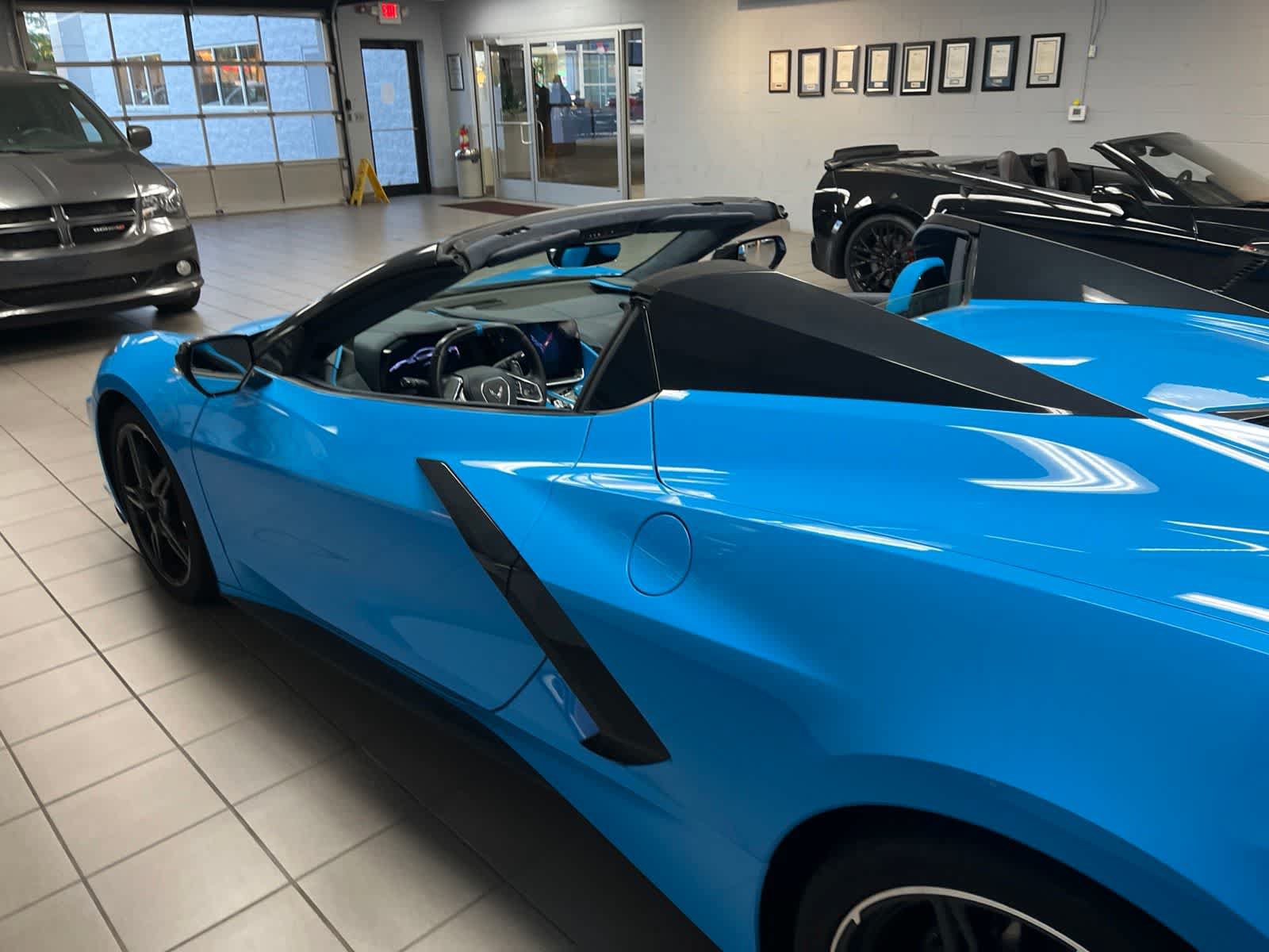 Used 2021 Chevrolet Corvette Stingray Premium Conv w/ Z51 Performance Package RWD image 25