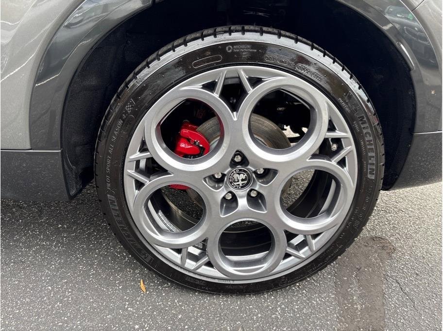 Used 2024 Alfa Romeo Tonale Veloce image 24