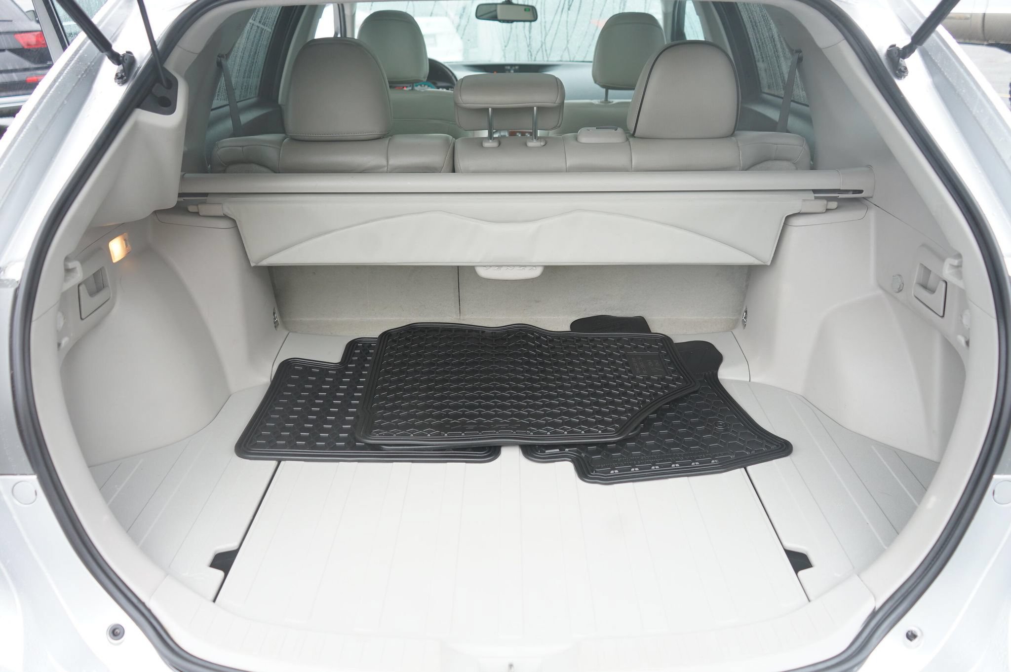 Used 2011 Toyota Venza AWD w/ Premium Pkg #2 image 10