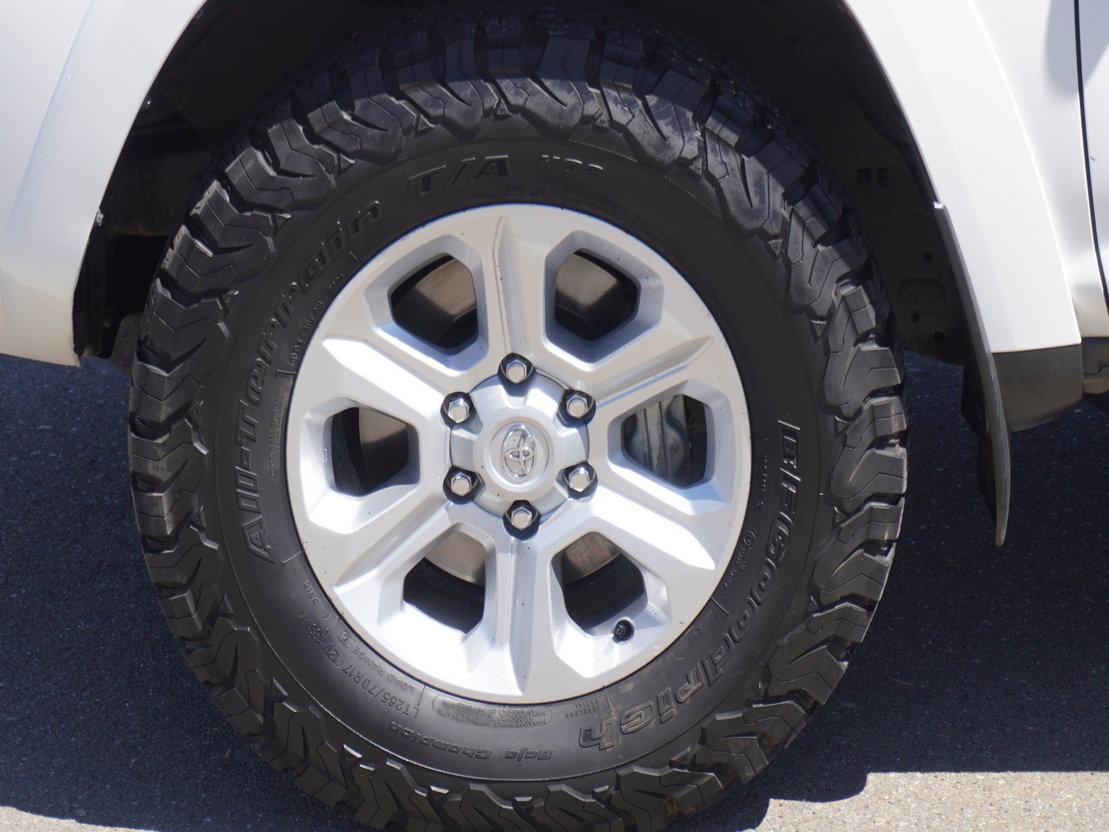 Used 2023 Toyota 4Runner SR5 AWD/4WD image 7