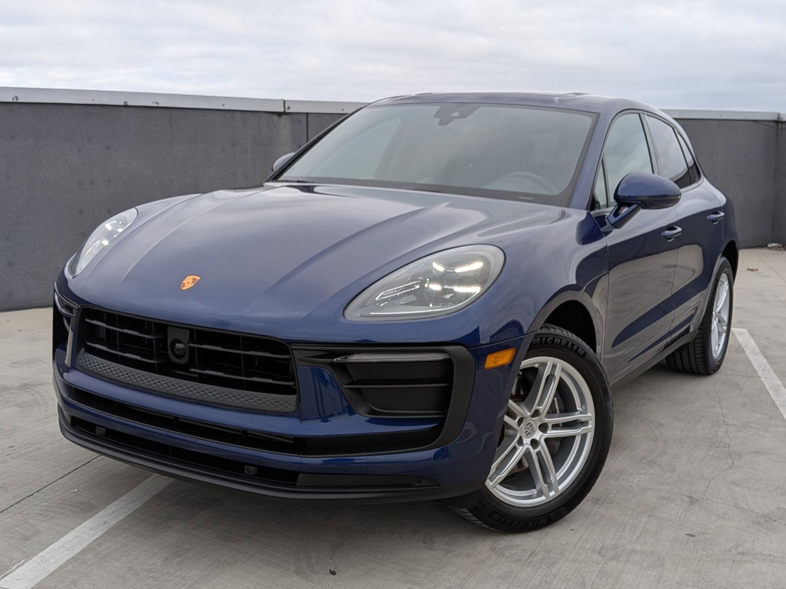 New 2025 Porsche Macan image 1