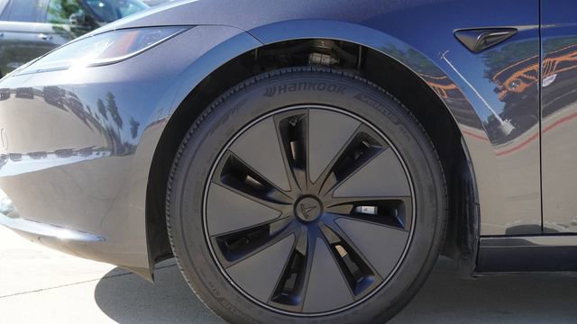 Used 2025 Tesla Model 3 Long Range image 5