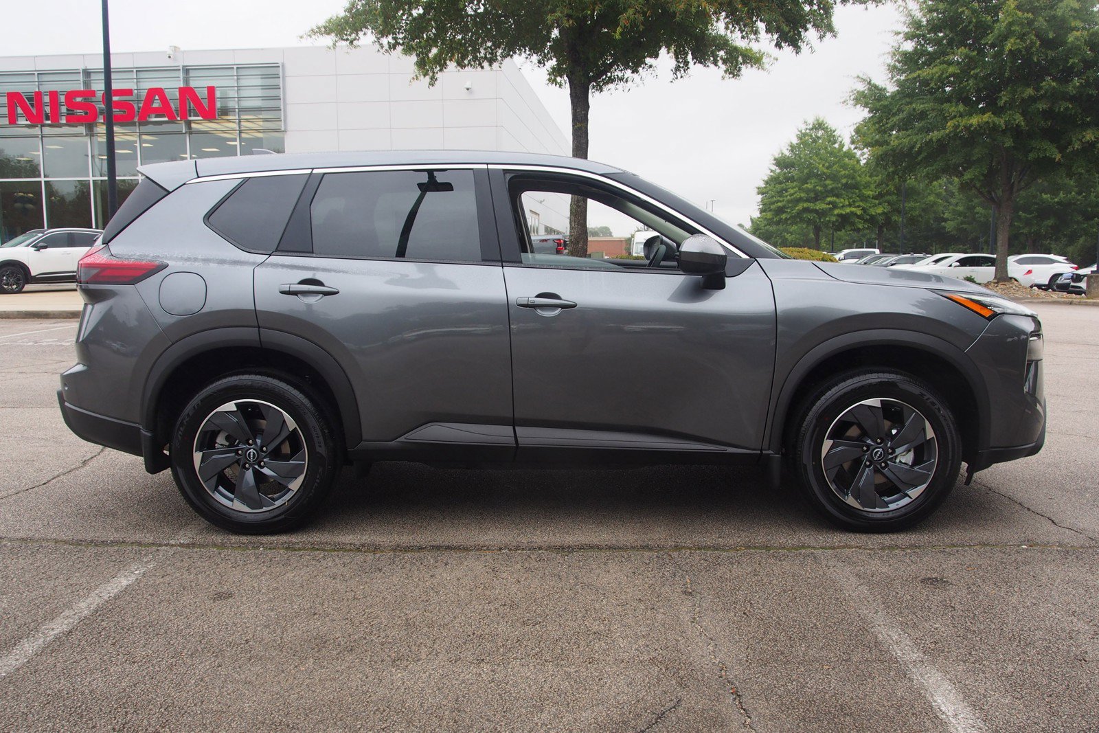 Used 2026 Nissan Rogue SV FWD image 8