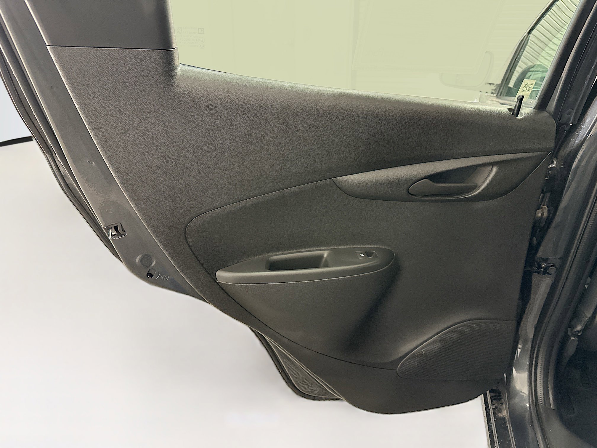 Used 2022 Chevrolet Spark LT image 27