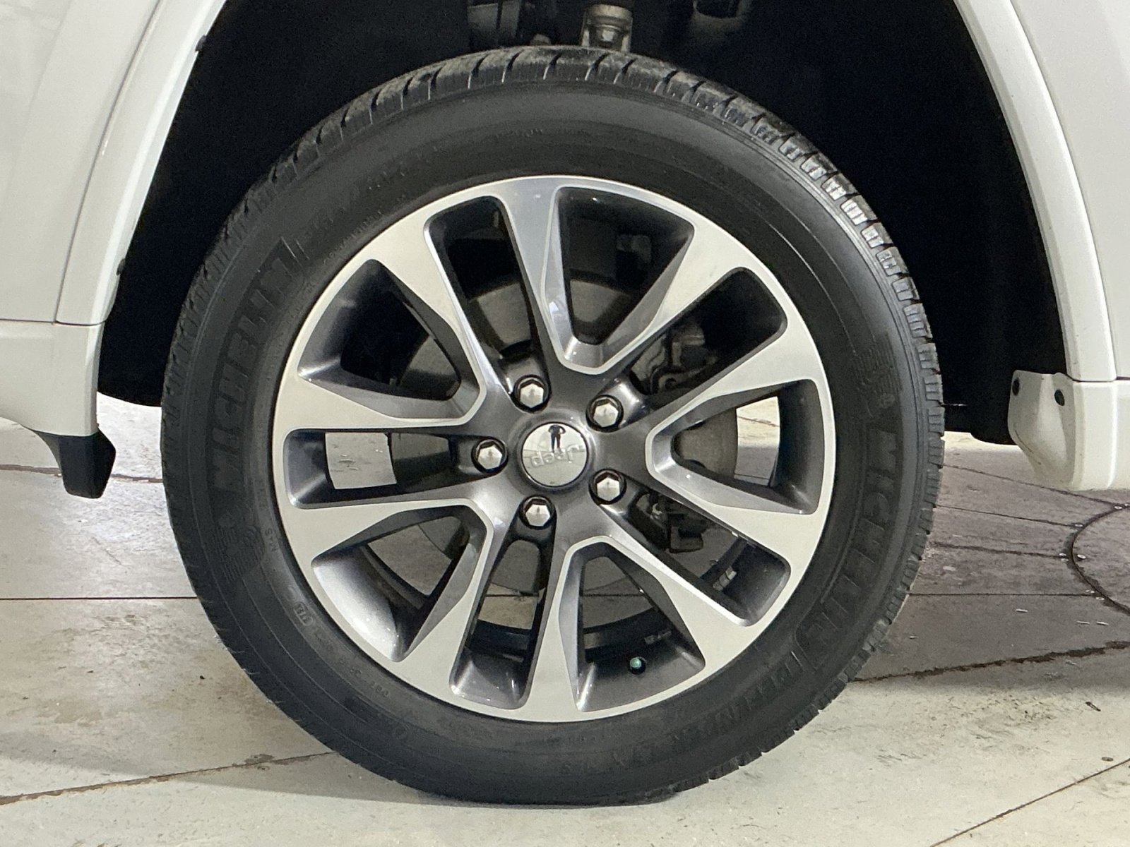 Used 2017 Jeep Grand Cherokee Overland image 20