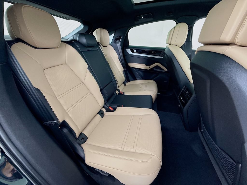 New 2026 Porsche Cayenne Coupe AWD/4WD image 29