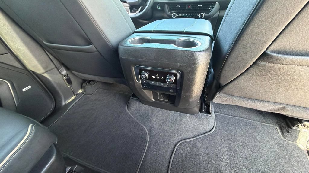 Certified 2025 Chevrolet Suburban Premier RWD image 33