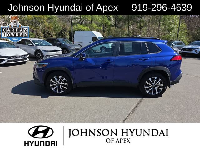 Used 2024 Toyota Corolla Cross XLE w/ Convenience Package image 19