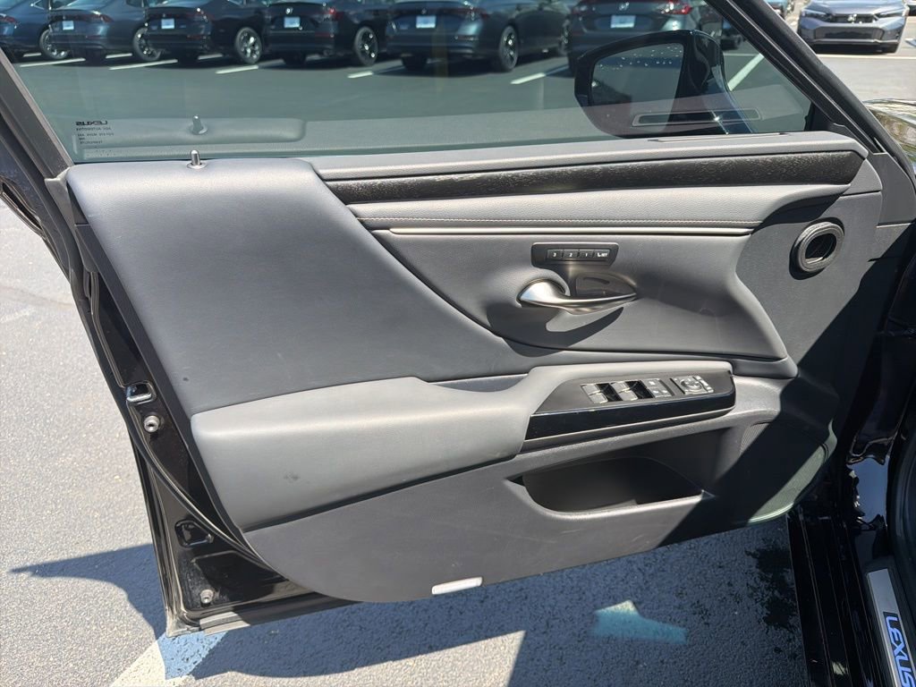 Used 2025 Lexus ES 300h F Sport w/ Accessory Package (Z1) FWD image 18
