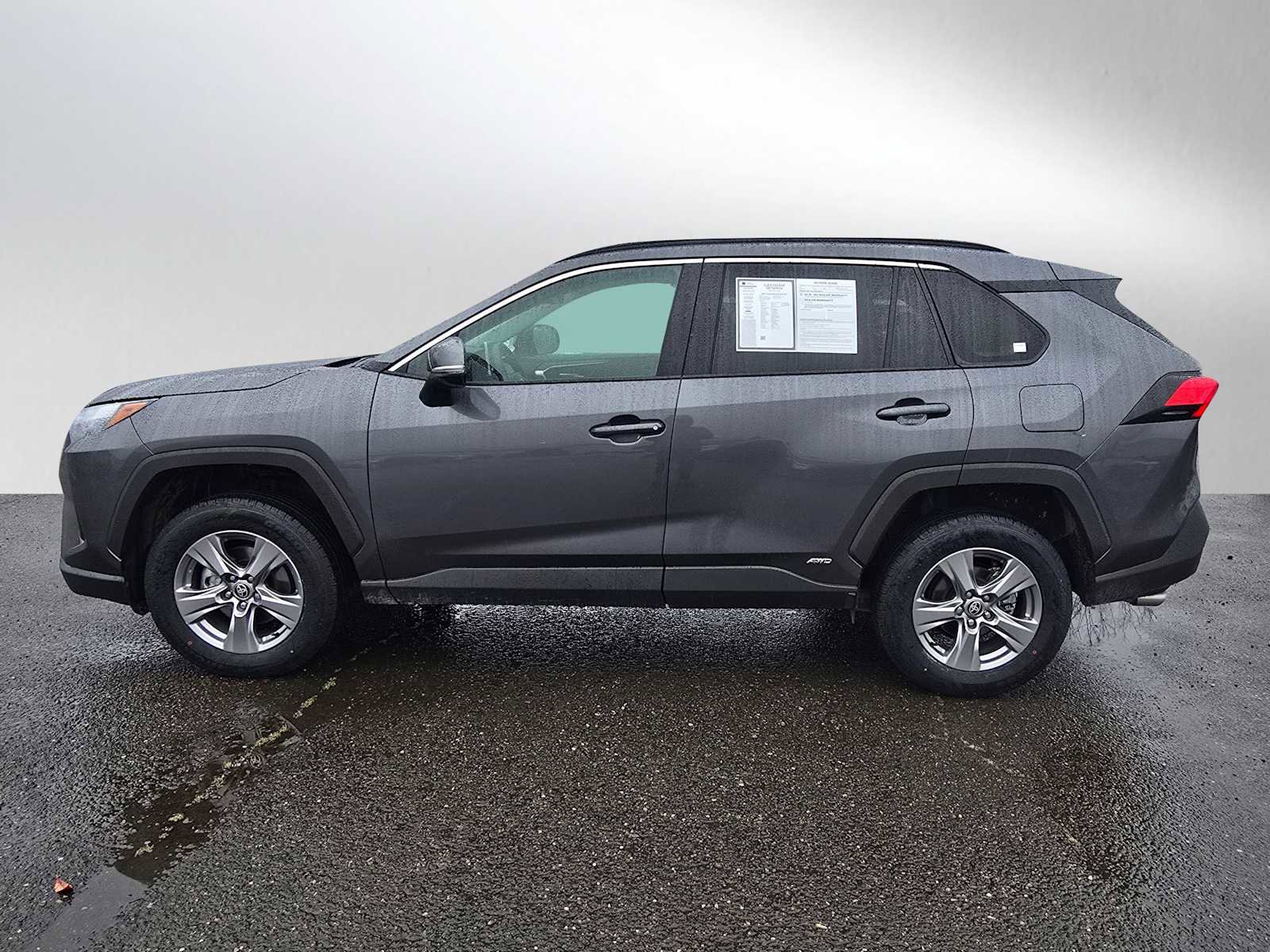 Used 2025 Toyota RAV4 XLE image 7