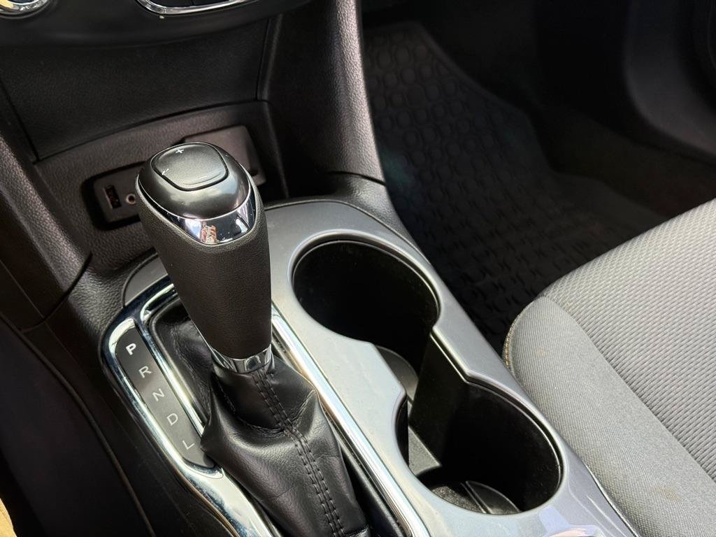 Used 2019 Chevrolet Cruze LS w/ LS Convenience Package FWD image 17